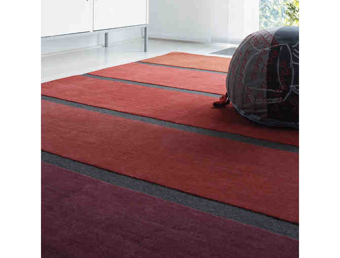 Handtufted Wool Area Rug in Reds