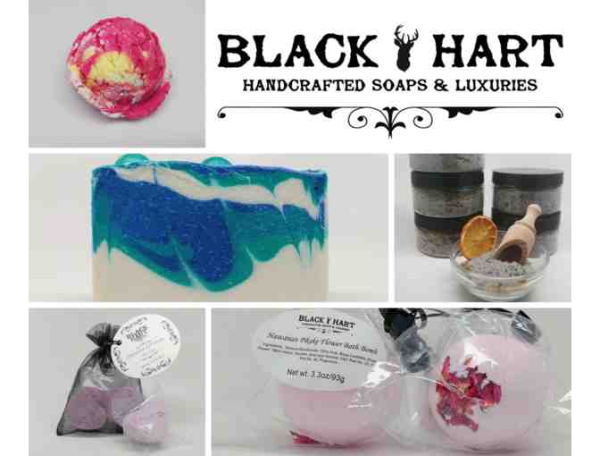Black Hart Bath Luxuries Basket - Photo 1