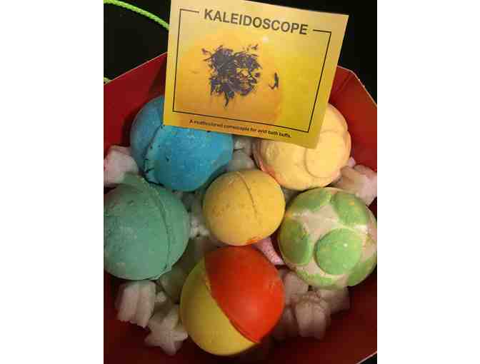 Kaleidoscope LUSH bathbomb set