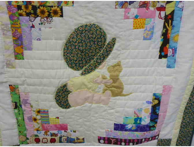 Quilted Wall hanging - Baby in Bonnet