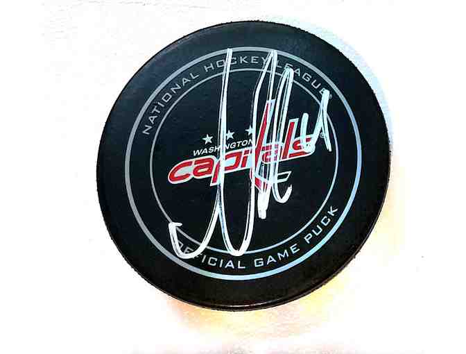 Washington Capitals Official Game Puck signed by Nicklas Backstrom