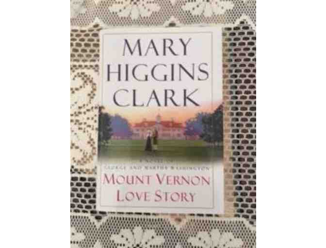 'Mount Vernon Love Story' Novel by Mary Higgins Clark with her Autograph!