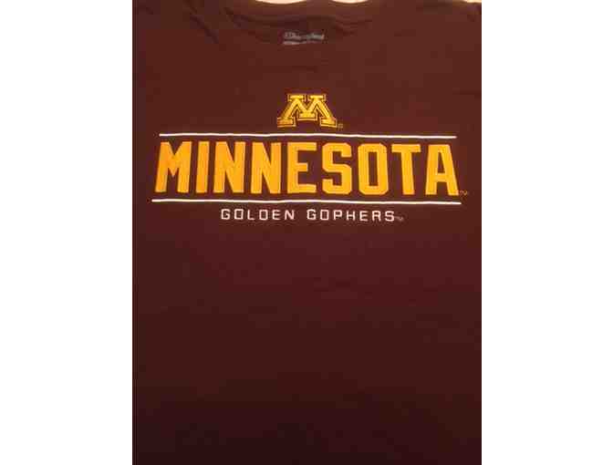 Handsome Minnesota 'Golden Gophers' T-Shirt!   2XL