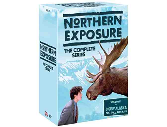 Janine Turner Autographs 'Northern Exposure' Complete DVD Set!