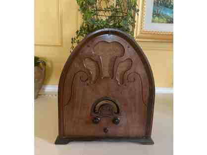 Vintage 1931 U.S. Gloritone Cathedral Model 99A Radio