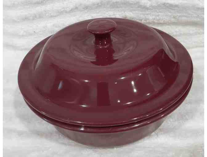 Pampered Chef Stoneware Baker Casserole 6 Cup 1.5 L Round Covered Dish Cranberry