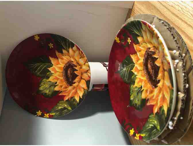 Sunflower Fans, Your Plates Await