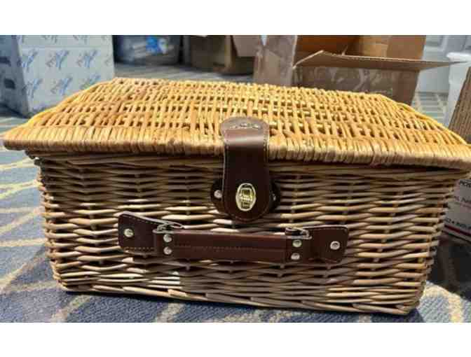 Picnic Basket Set!