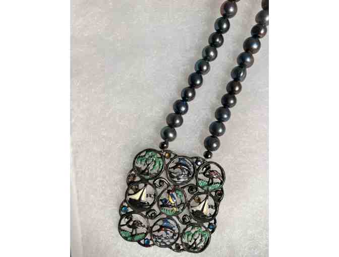 My London Flat Pearl Necklace