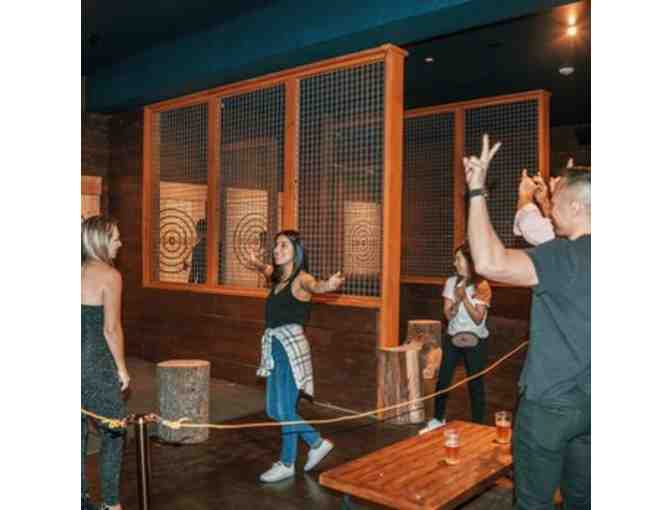 MO'S HOUSE OF AXE - PRIVATE AXE THROWING SESSION FOR 12
