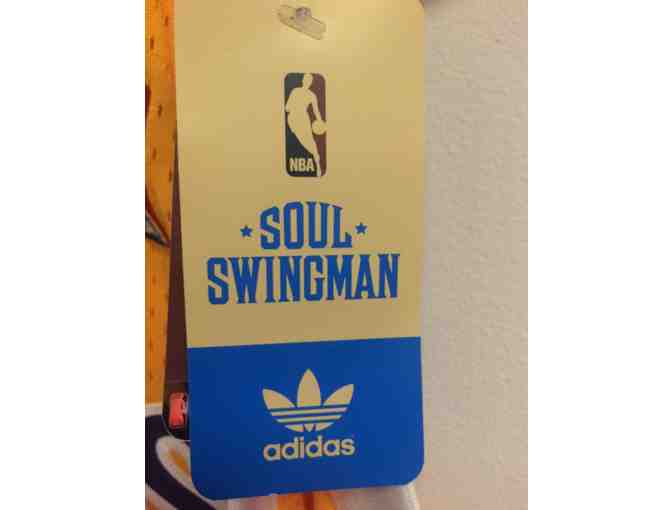 SIGNED Men's LA Lakers Magic Johnson adidas Gold Hardwood Classics Swingman Jersey