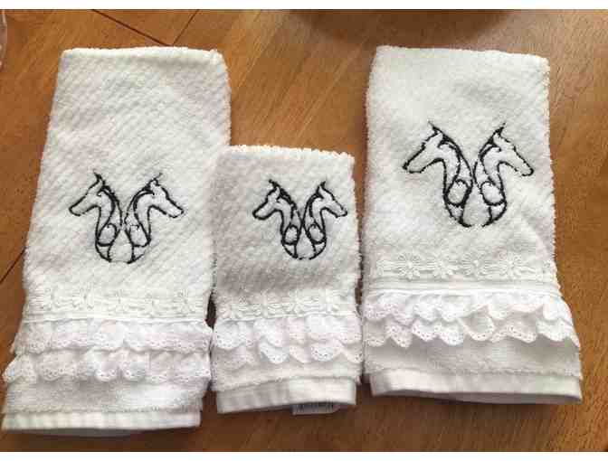 Embroidered Doberman Hand Towel Set