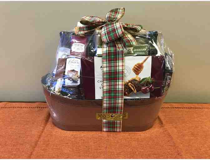 Van's California Red and White Wine Quartet Gift Basket - Photo 1