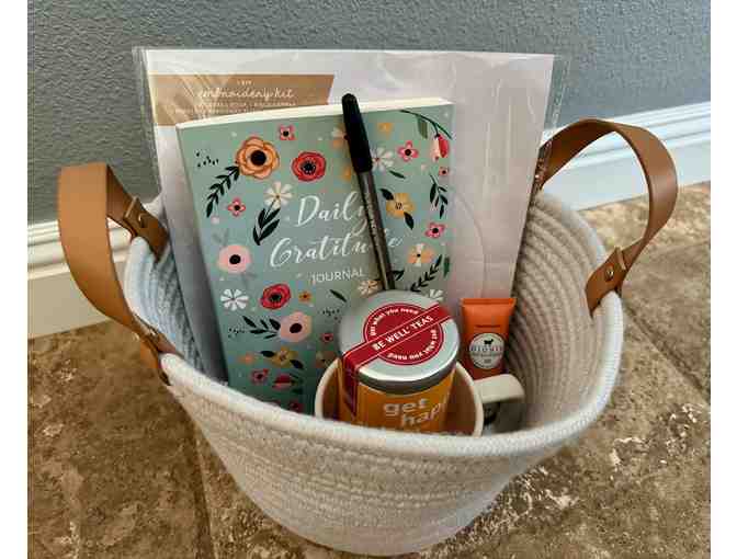 Joyful basket of goodies! - Photo 2