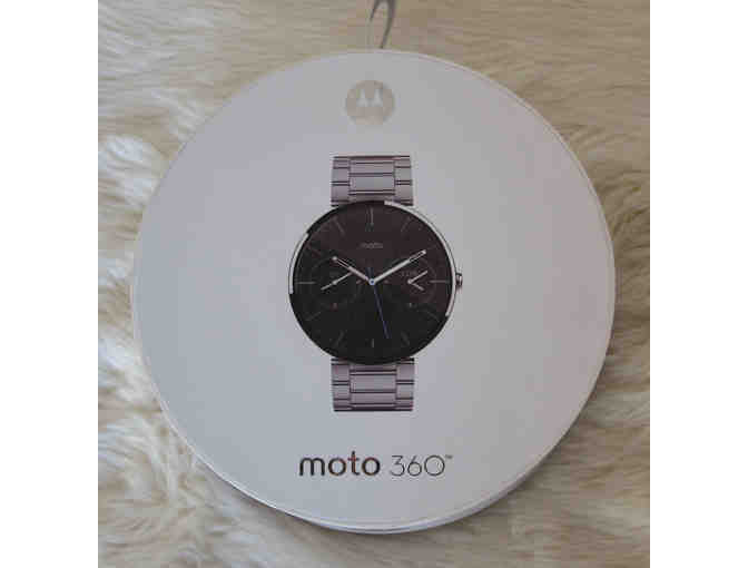 Moto 360 - Smart Watch (Light Metal band) - Smart Gift Set #1