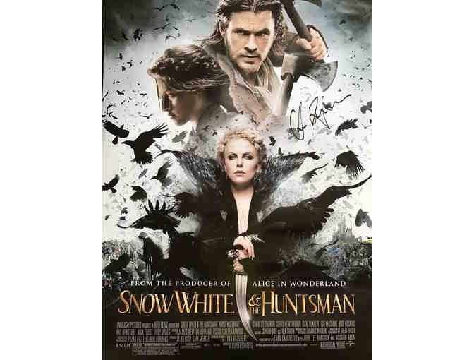 Chris Hemsworth Autographed "Snow White & the Huntsman" Movie Poster - Photo 1