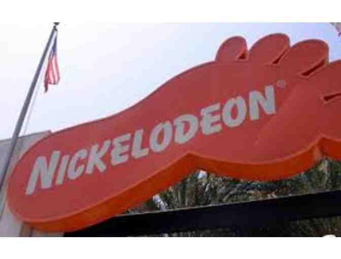 Nickelodeon Studio - VIP tour for up to NINE (9) people + SWAG bag - Photo 1