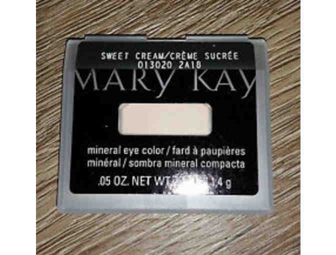 Mary Kay Mineral Eye Colors & Travel Mirror
