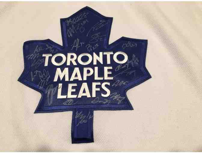 2016-17 TEAM SIGNED TORONTO MAPLE LEAFS JERSEY