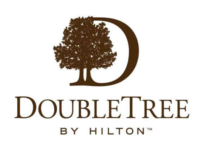 2 Night Stay at DoubleTree in Newark, NJ with Dinner for 2