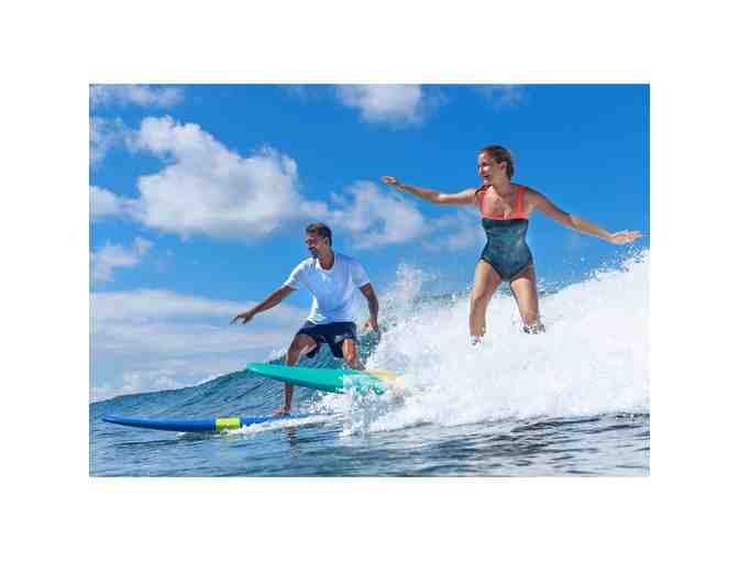 DECATHLON: Leashed & Tri-Finned Foam Surfboard 100 8'