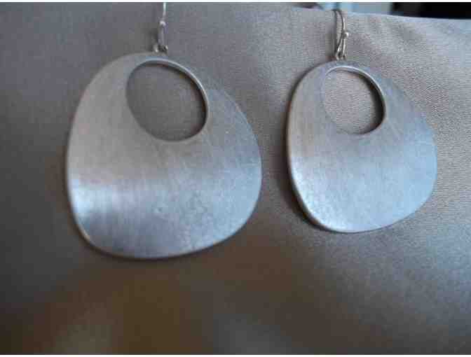 Brushed Silver Colored round earrings