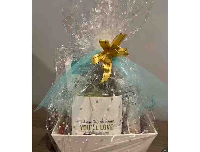 Tastefully Simple basket