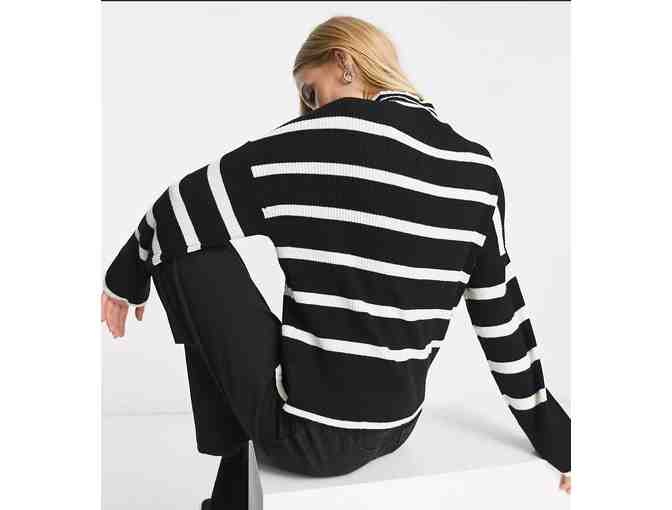 "ONLY" BRAND HIGH NECK SWEATER IN BLACK AND WHITE STRIPE - WOMEN'S EXTRA LARG - Photo 3