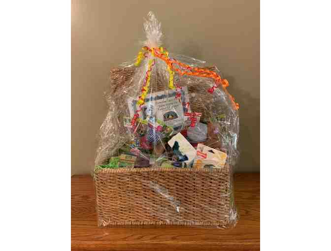Picnic Basket of Dog Items and 2 night stay at Pet Resort - Photo 1