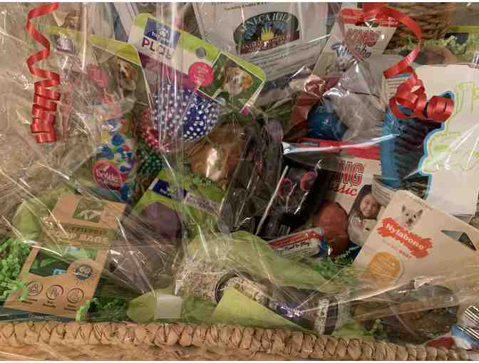 Picnic Basket of Dog Items and 2 night stay at Pet Resort - Photo 2