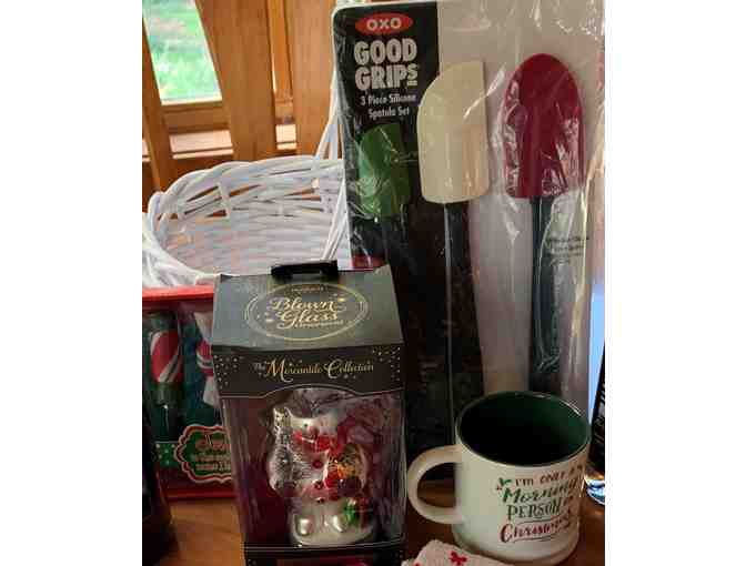 FOHA White Christmas Wine basket