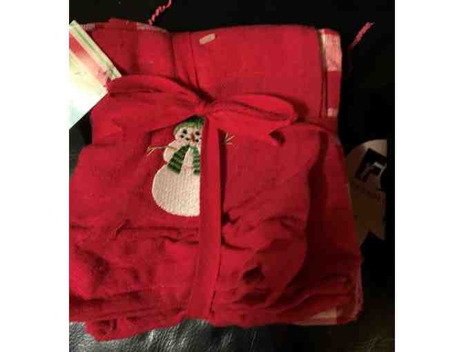 FOHA Holiday Cheer Wine basket