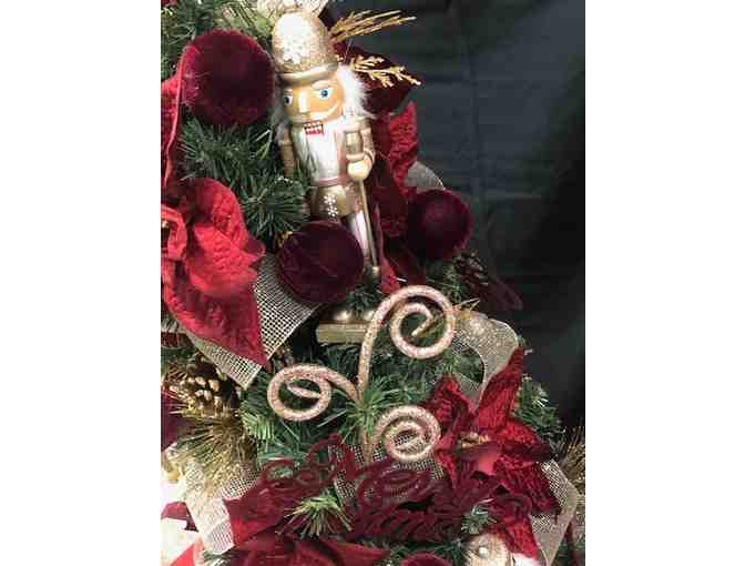 'Poinsettia Perfect' Holiday Tree