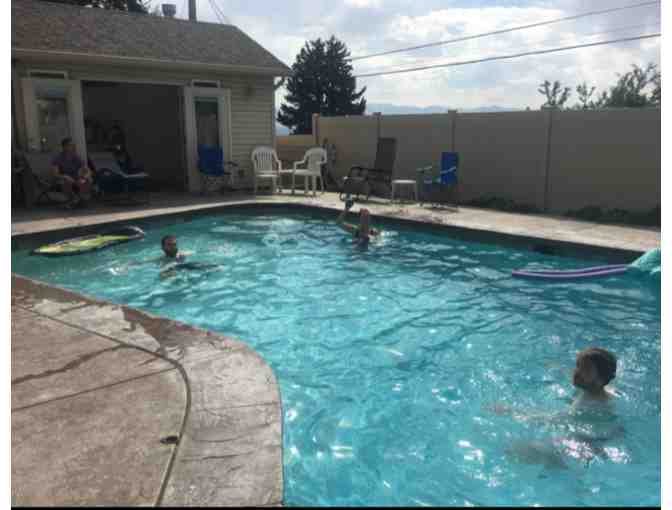 Splash up a backyard pool party!