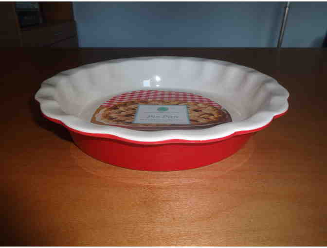 Pie Plate and Apron