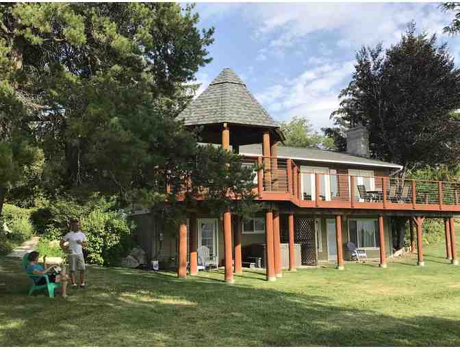 Five Night Stay in a Large Home Overlooking Lake Chelan