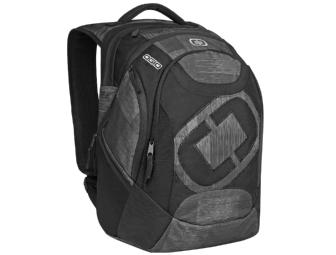 Ogio - Privateer in Charcoal paired with Vault Medium