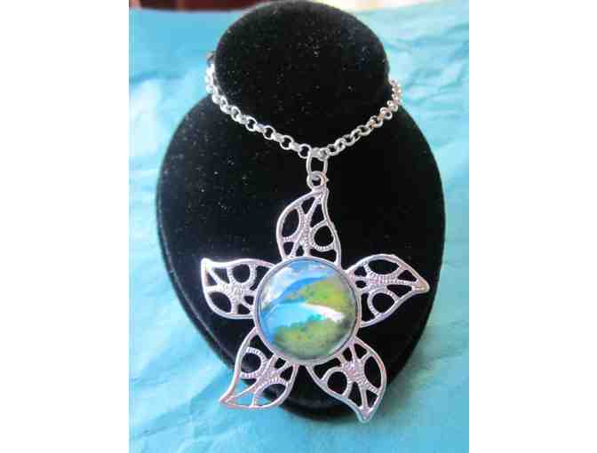 Sterling silver pendant with earrings