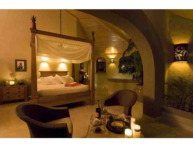 Isla Vista Luxury Villa 7 night stay