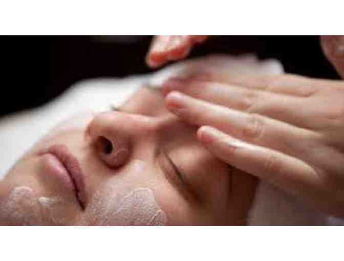 $100 Gift Certificate for a 60 Minute Massage or Facial at Go Spa Chicago - Photo 3