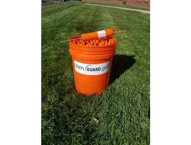 24 High Visibility Directional/Safety Stakes in Carrying Bucket plus Polypropylene Rope