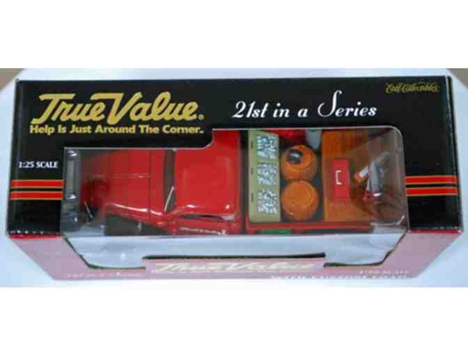 True Value 1946 Dodge Power Wagon Diecast Model