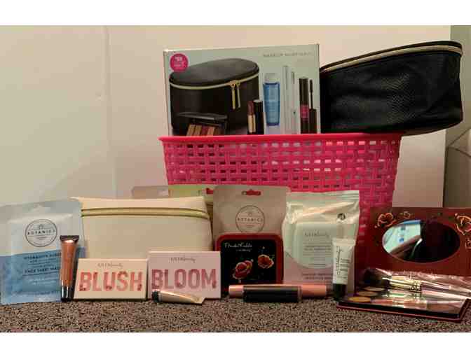 Beauty Basket - Photo 1