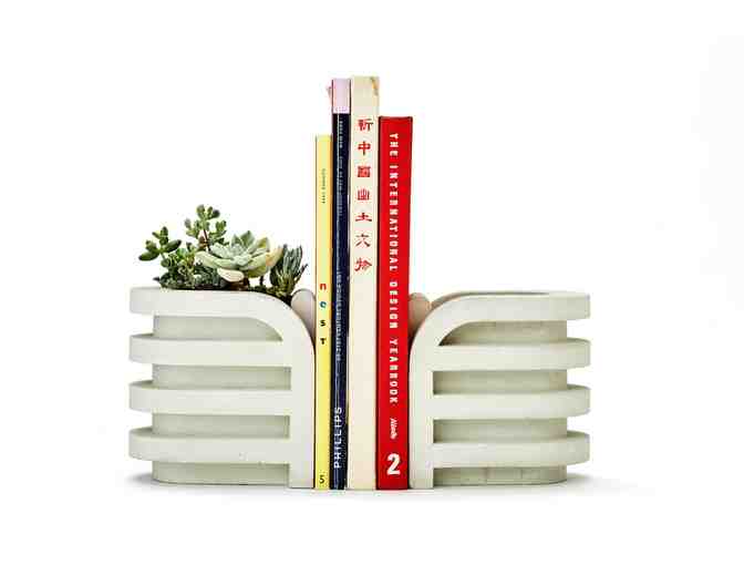 ROOFTOP PLANTER / BOOKEND