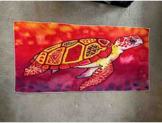 1 TURTLE TOWEL: Red, Microfiber - Photo 1