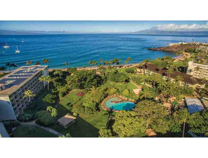 One night stay in partial ocean view and Sunday Brunch at Kaanapali Beach Hotel (Maui)