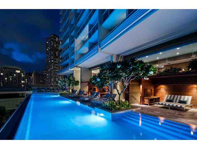 Two night stay at the Ritz-Carlton Residence in Waikiki (Oahu)