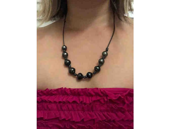 Jewelry: Knotted adjustable Tahitian pearls necklace by Kaniwai