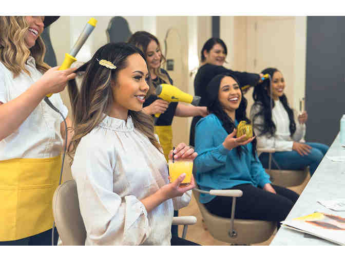 Dinner and a Blow Out at International Market Place (Oahu)