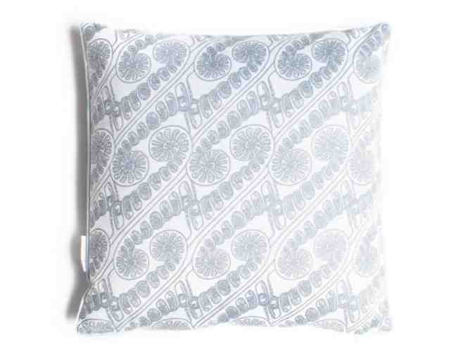 Manaola Weleweka Pillows 20'x20'